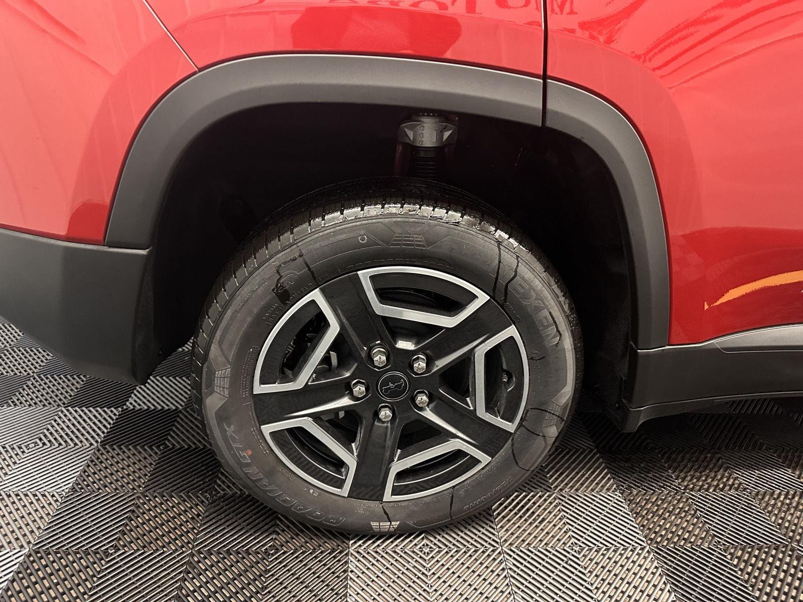 New 2026 Red Hot Pearl-Coat Exterior Paint Jeep Limited image 58