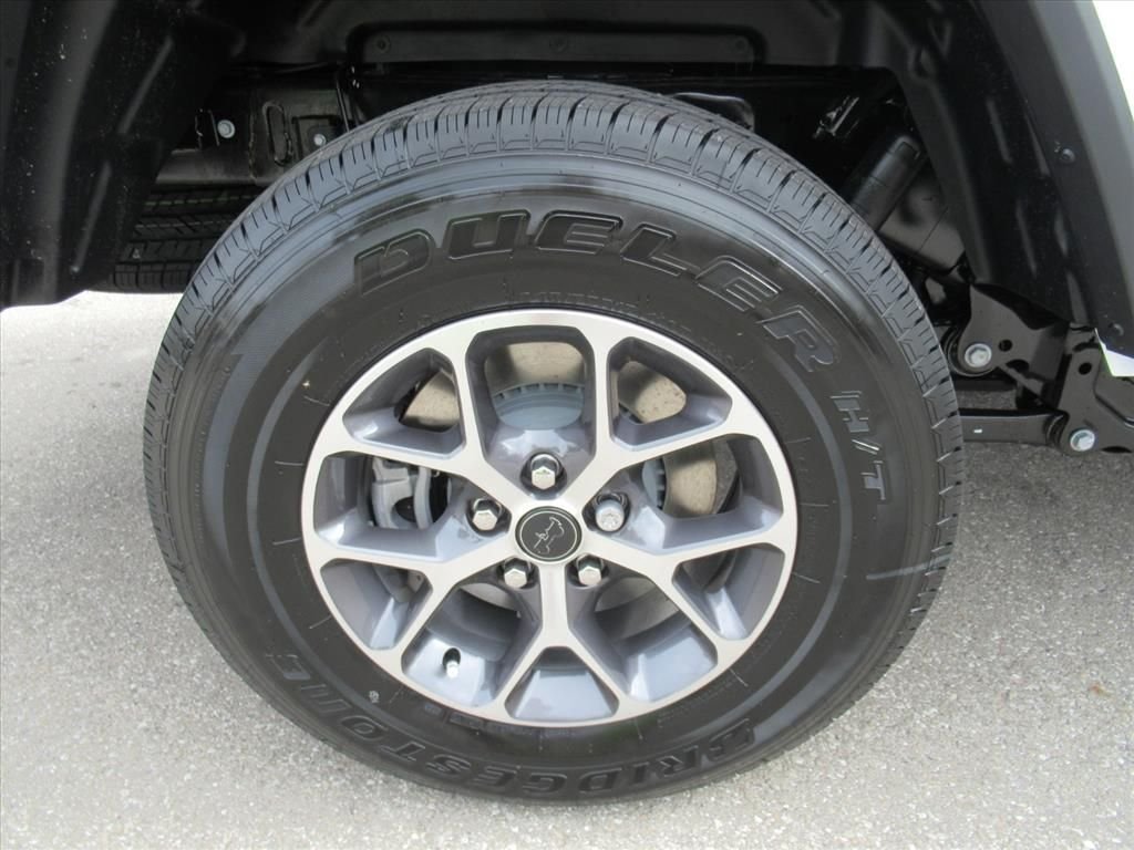 New 2026 Bright White Clear-Coat Exterior Paint Jeep Sport S image 28