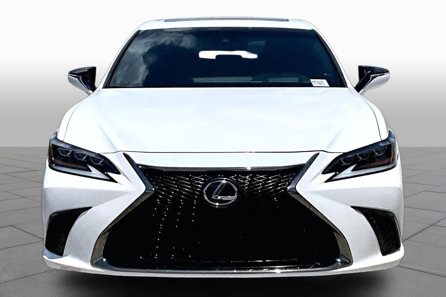 Used 2019 Ultra White Lexus F SPORT image 4