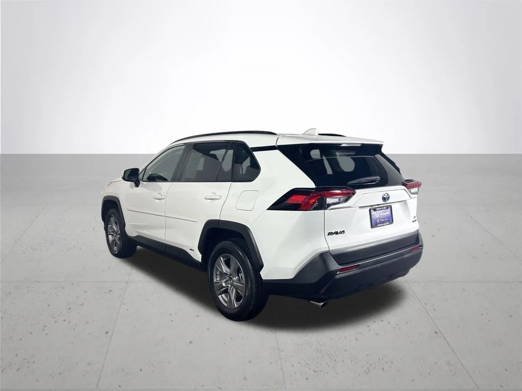 Used 2024 Ice Toyota LE image 8