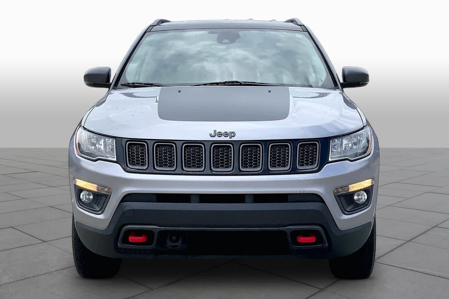Used 2021 Billet Silver Metallic Clearcoat Jeep Trailhawk image 4