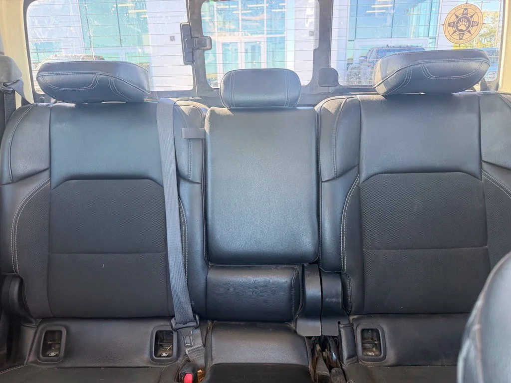 Used 2023 White Jeep  image 10