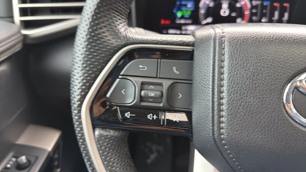 Used 2024  Toyota Limited image 23