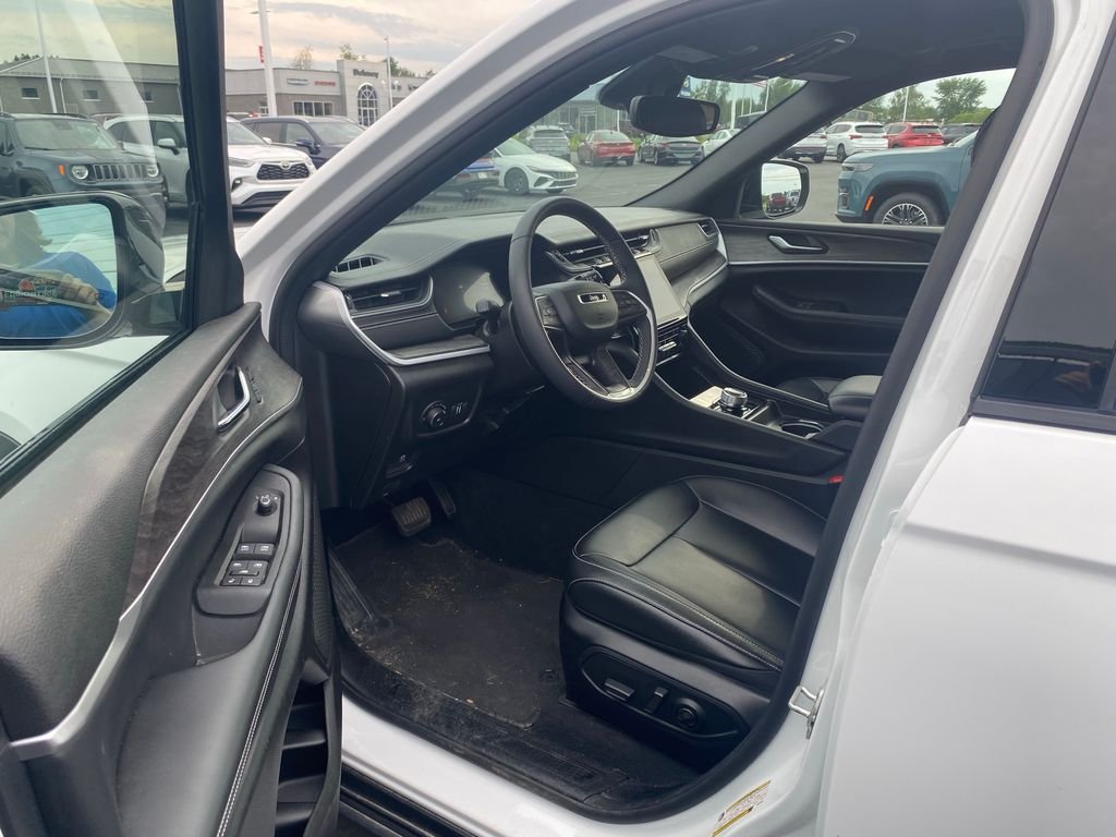 Used 2024 White Jeep Limited image 2