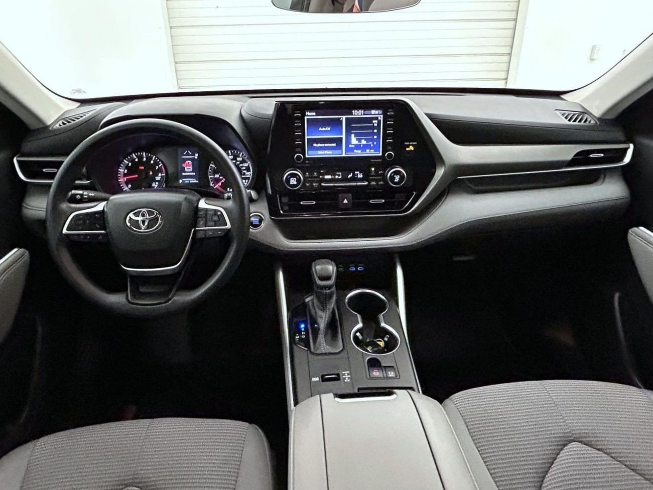 Used 2022 Gray Toyota L image 13