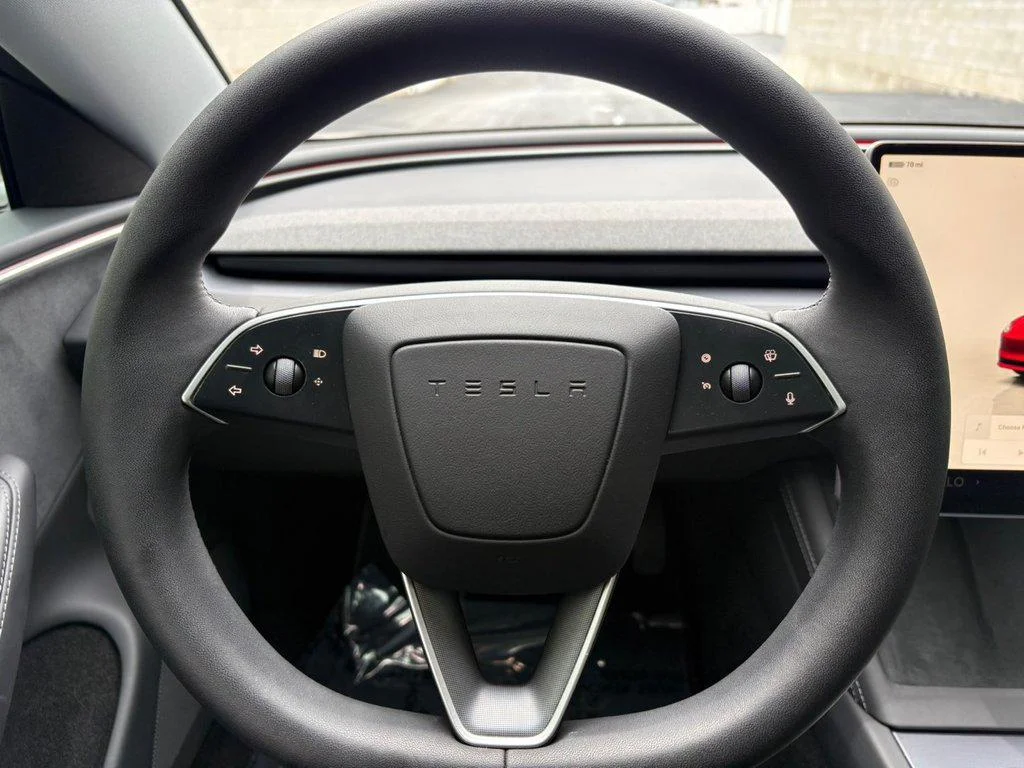 Used 2025 Quicksilver Tesla Long Range All-Wheel Drive image 15