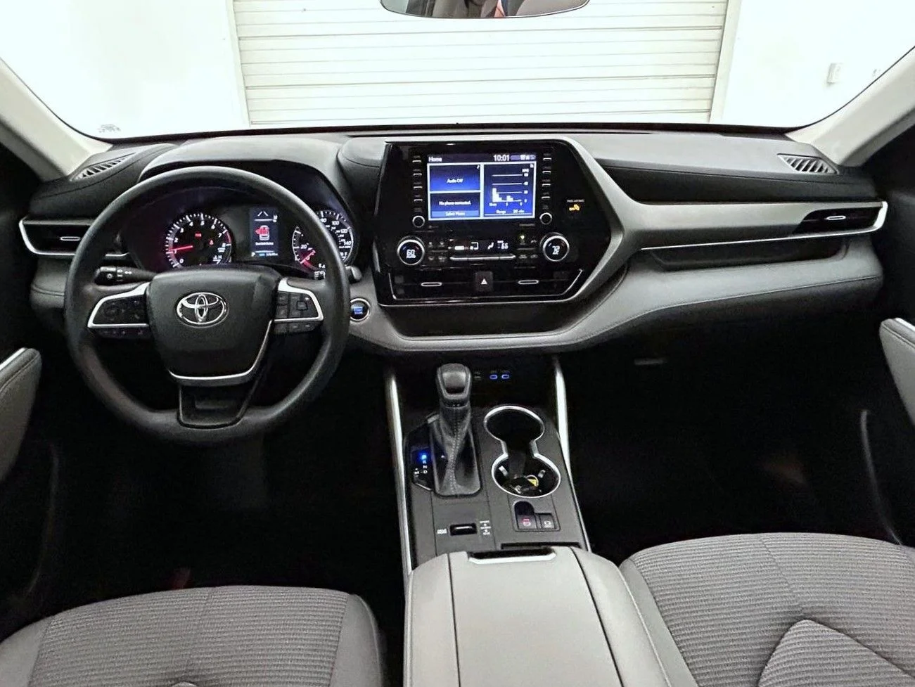 Used 2022 Gray Toyota L image 13