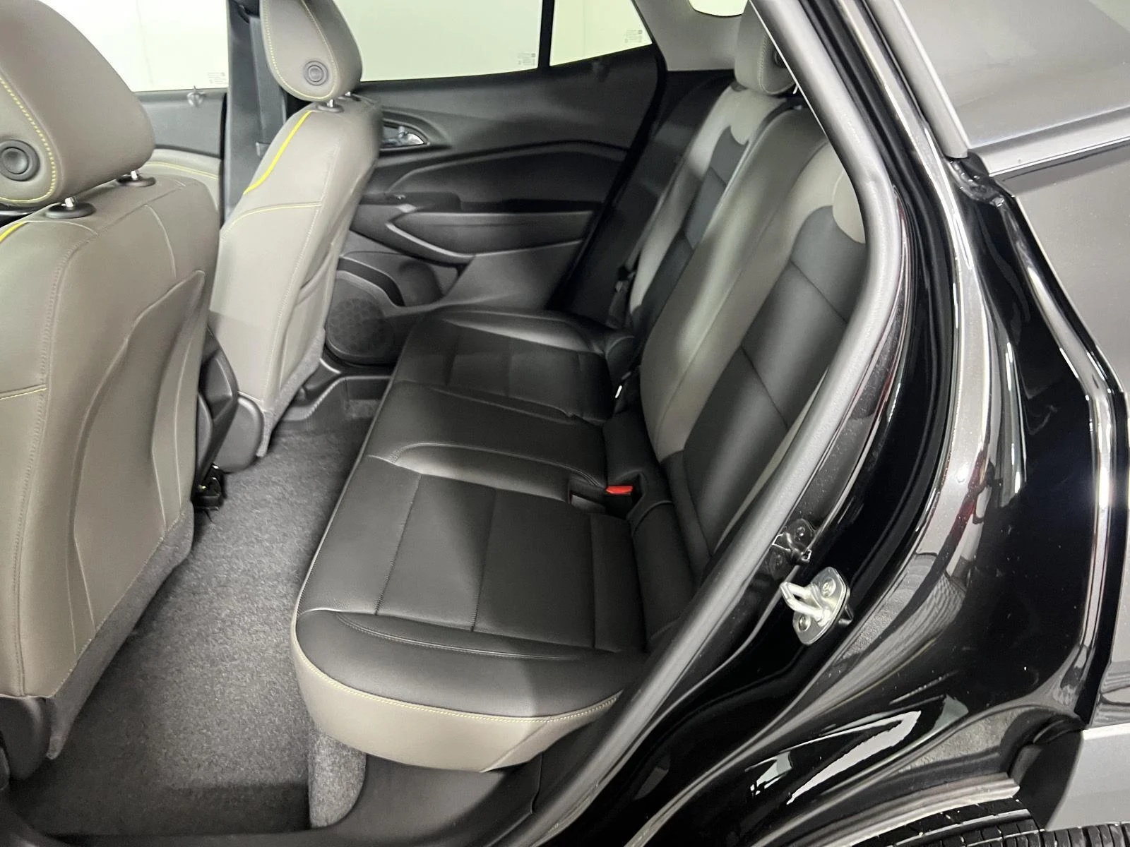 Used 2025 Mosaic Black Metallic Chevrolet ACTIV image 23