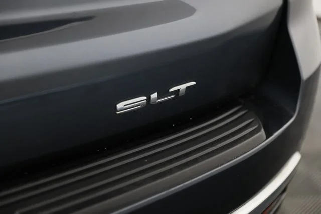 Used 2021 Blue GMC SLT image 36