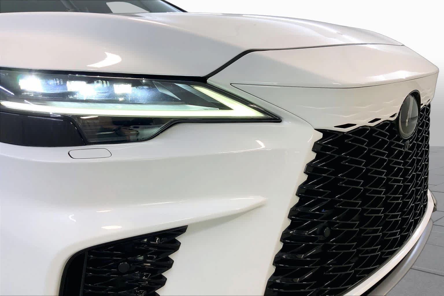 Used 2023 Ultra White Lexus F SPORT Handling image 32