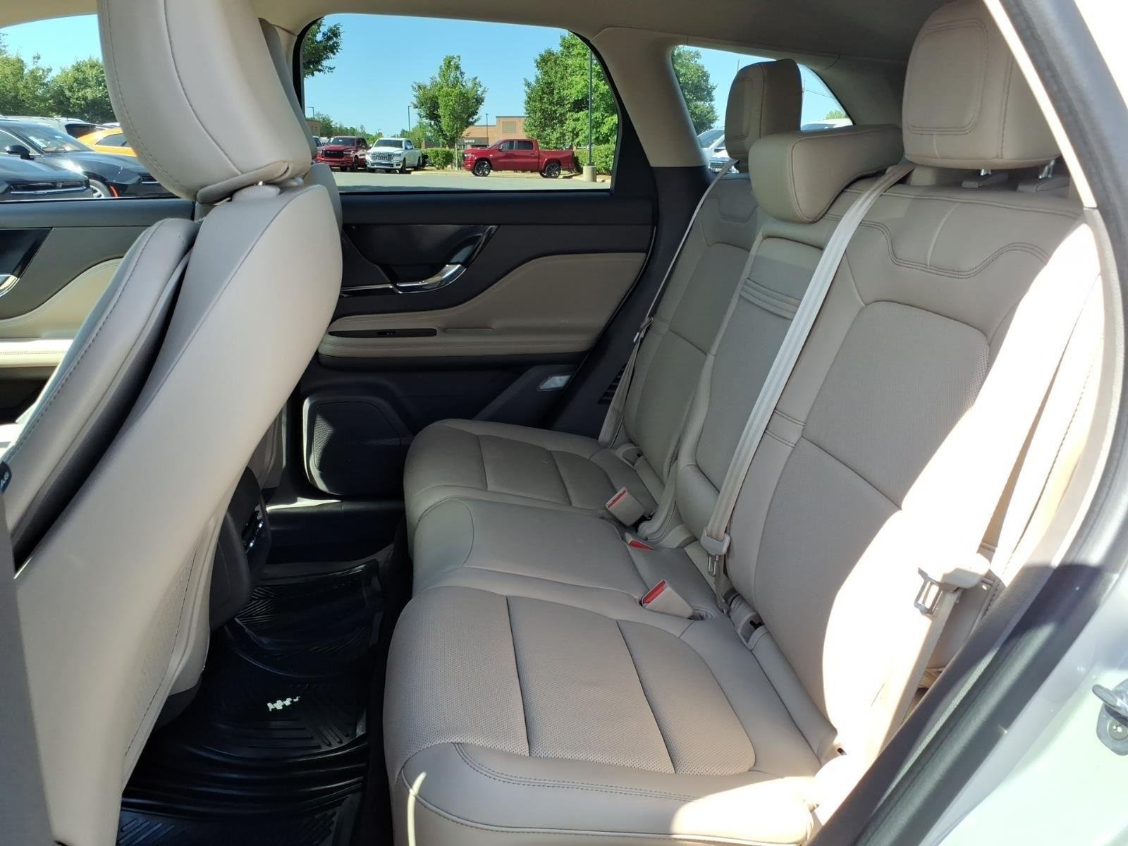 Used 2023 Ceramic Pearl Metallic Tinted Clearcoat Lincoln Reserve image 20