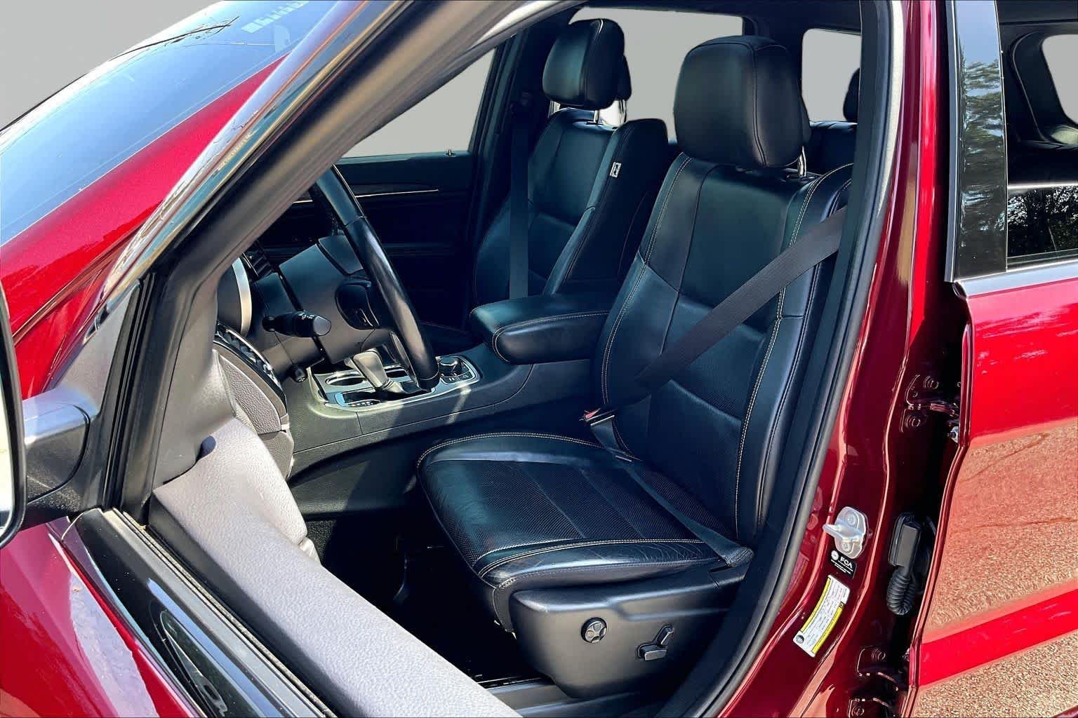 Used 2021 Velvet Red Pearlcoat Jeep 80th Anniversary image 8