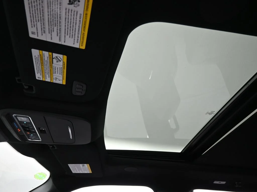 Used 2025 Space White Metallic Ford Platinum image 22
