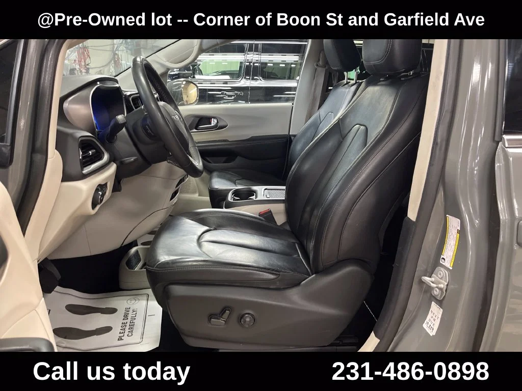 Used 2022 White Chrysler Touring L image 14