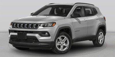 Used 2023 Redline Pearlcoat Jeep Latitude Lux image 1