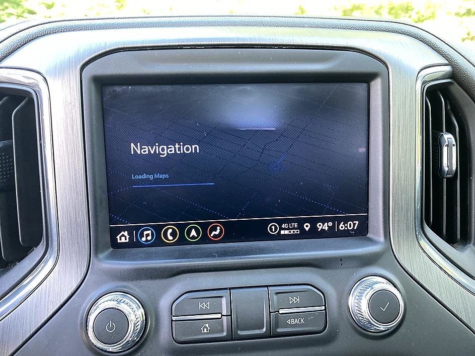 Used 2021 White Frost Tricoat GMC Denali image 18