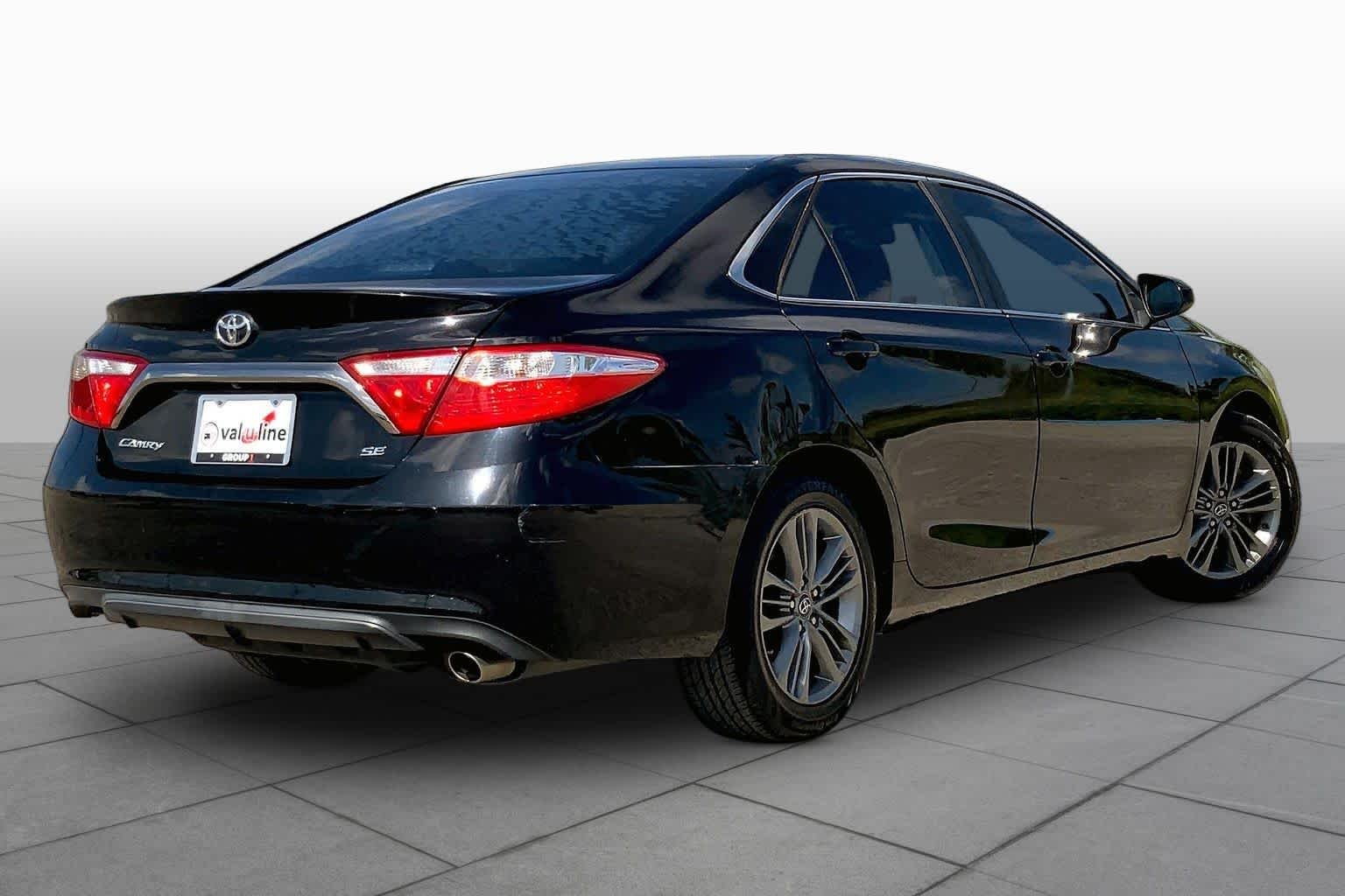 Used 2017 Midnight Black Metallic Toyota SE image 13