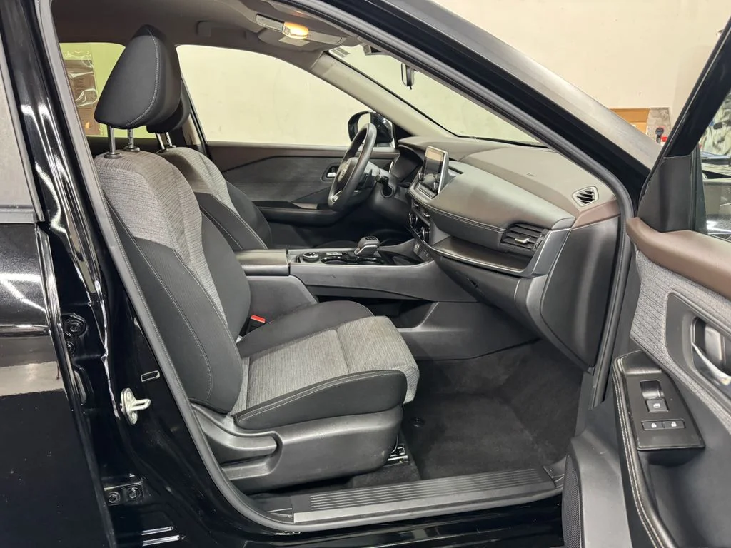 Used 2023 Black Nissan SV image 14