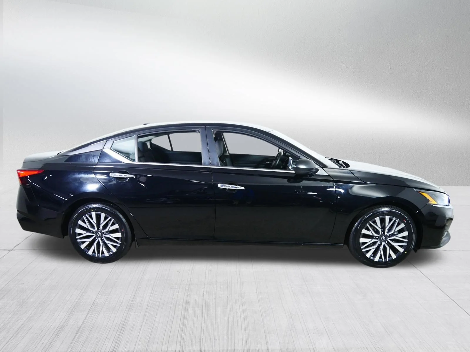 Used 2025 Super Black Nissan SV image 8