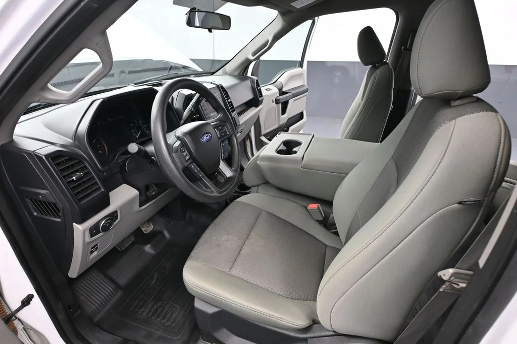Used 2018 White Ford XL image 22