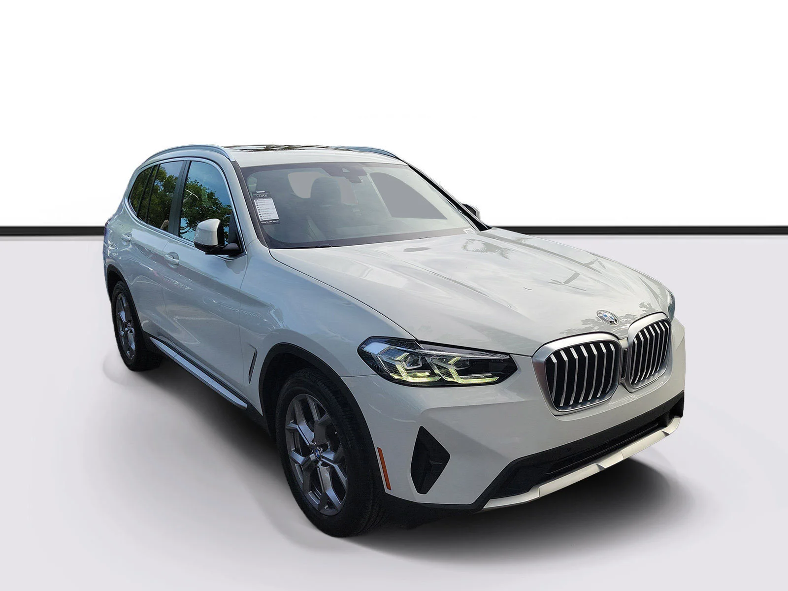 Used 2023 Alpine White BMW sDrive30i image 1