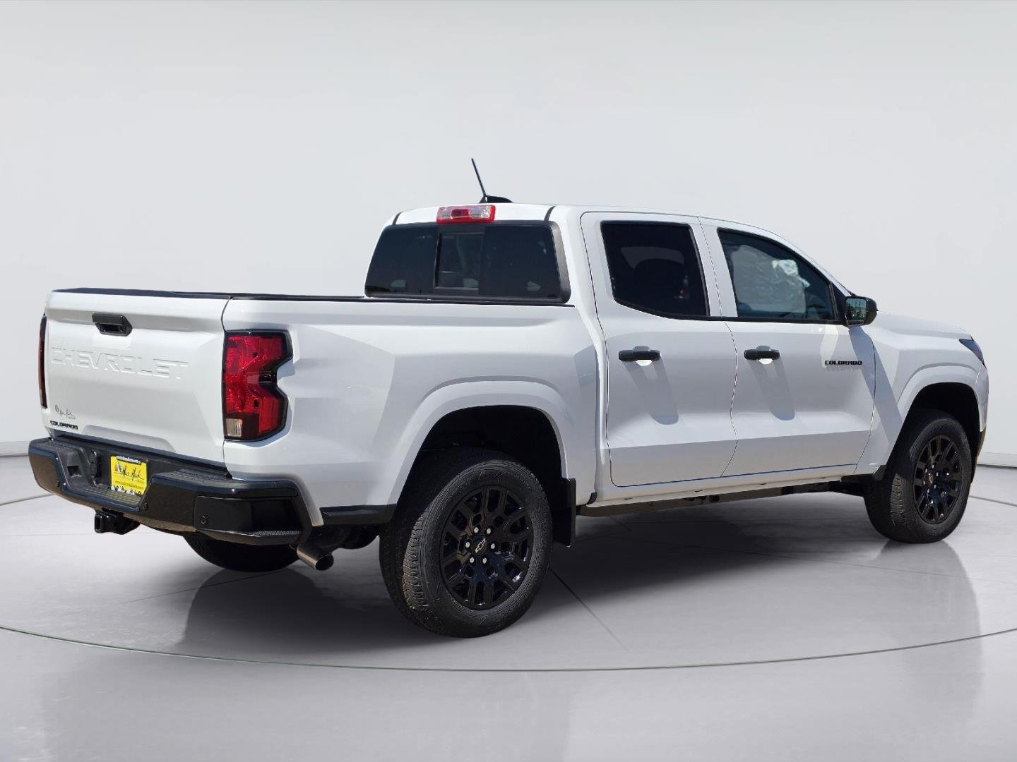 New 2026 Summit White Chevrolet WT image 5