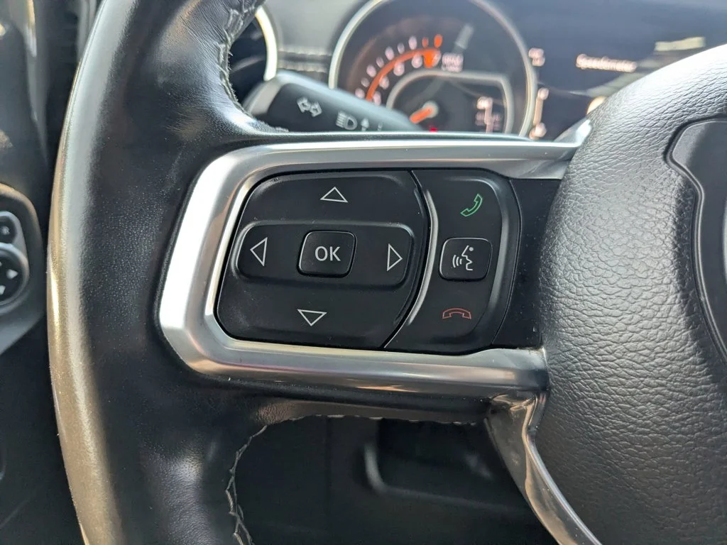 Used 2022 Sting-Gray Clearcoat Jeep Unlimited Sahara image 22