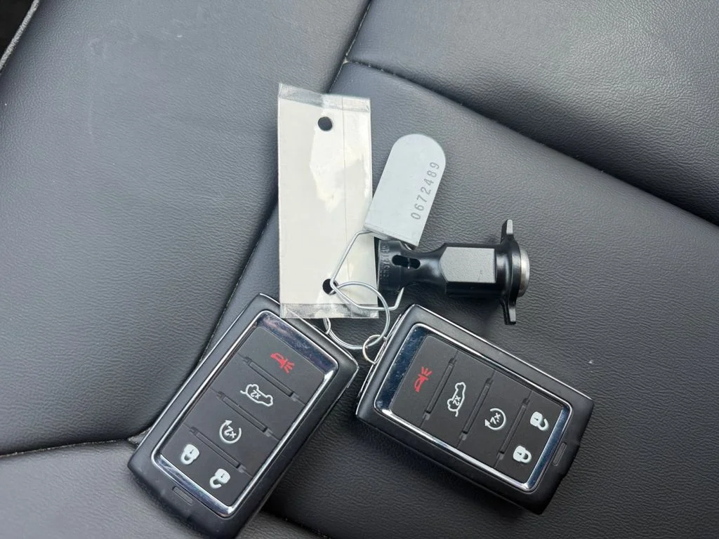 Used 2025 White Jeep Limited image 31
