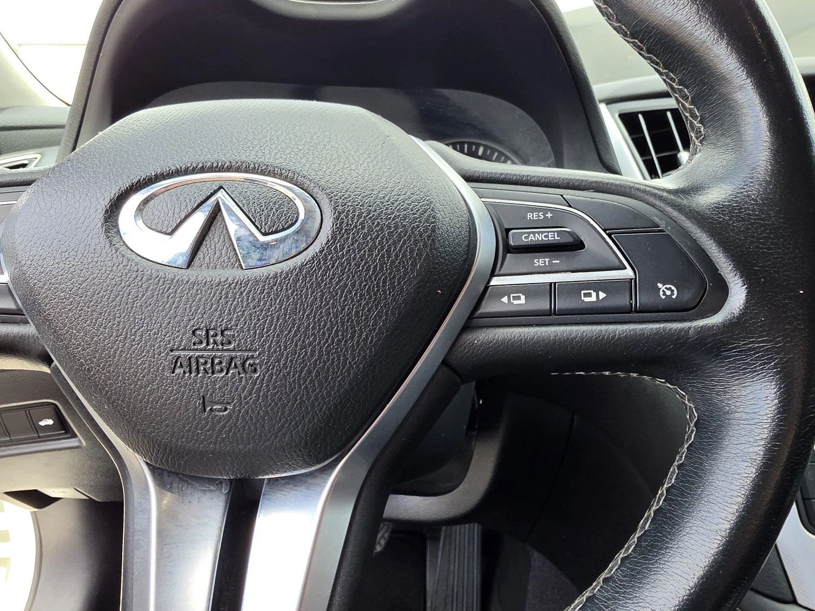 Used 2020 Pure White INFINITI 3.0t LUXE image 32