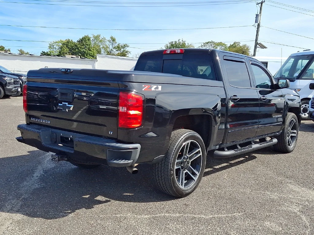 Used 2018 BLACK Chevrolet LT image 11