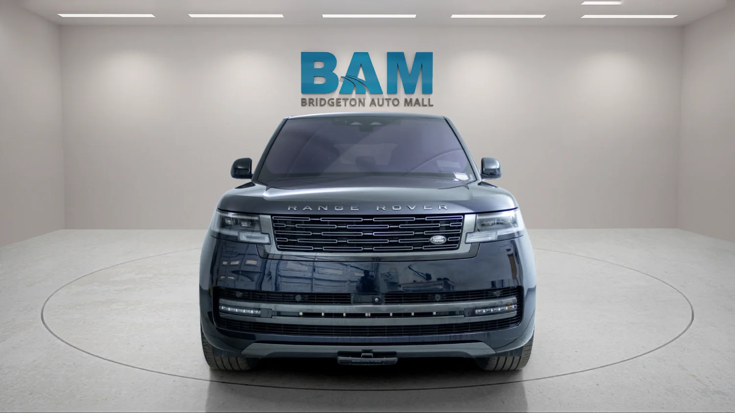 Used 2023 Blue Land Rover P530 SE image 2