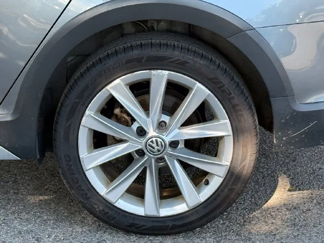 Used 2018 Gray Volkswagen TSI SE image 7