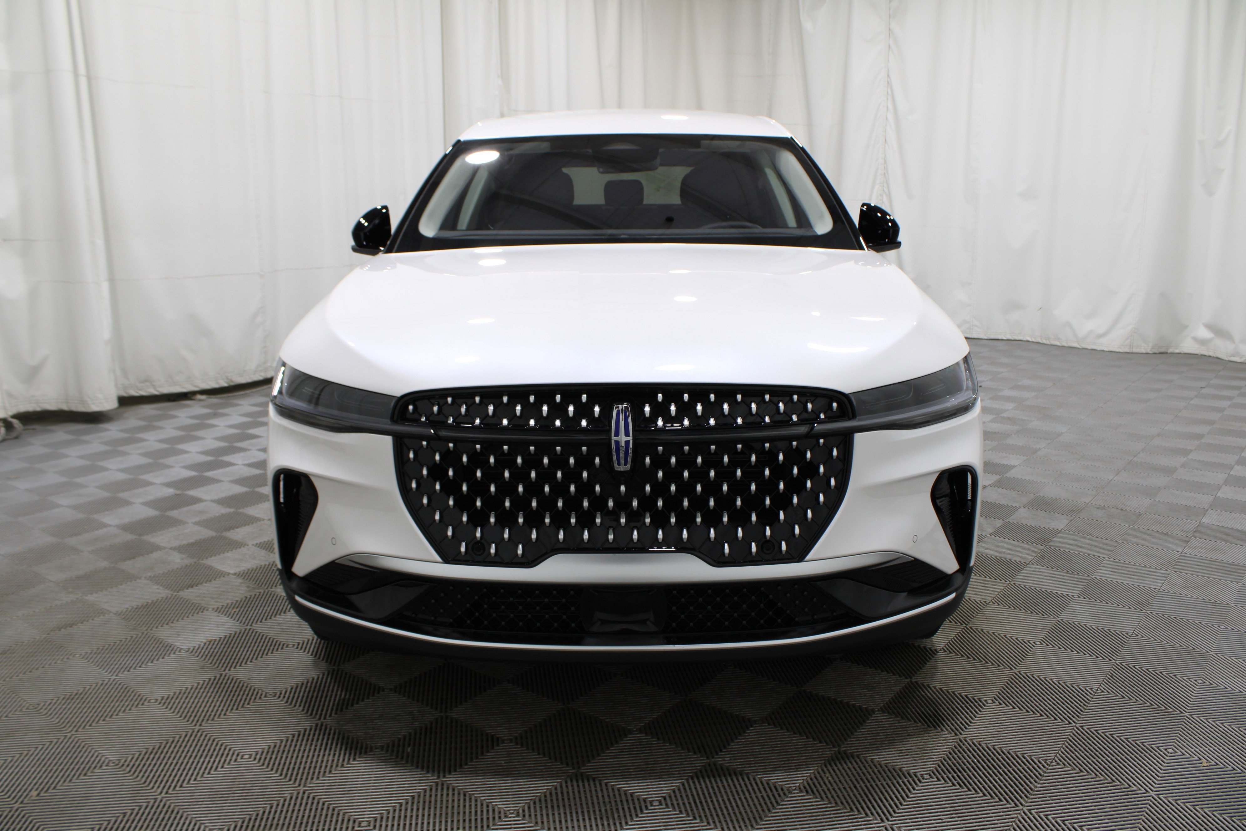 Certified Used 2025 White Platinum Metallic Tri-Coat Lincoln Premiere image 28