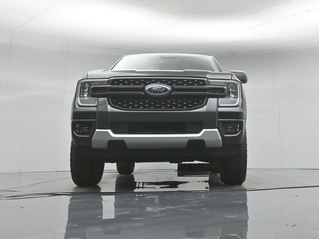 New 2026 Shadow Black Ford XLT image 42