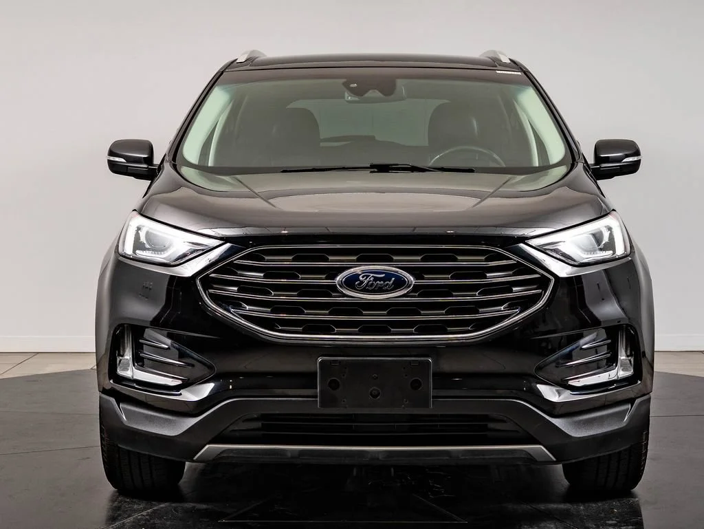 Used 2019 Agate Black Metallic Ford Titanium image 2