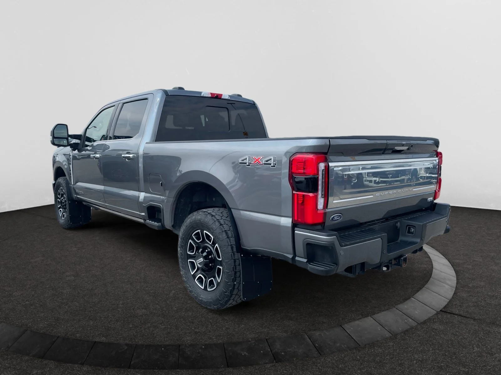 Used 2024 GRAY Ford PLATINUM SuperCrew image 3