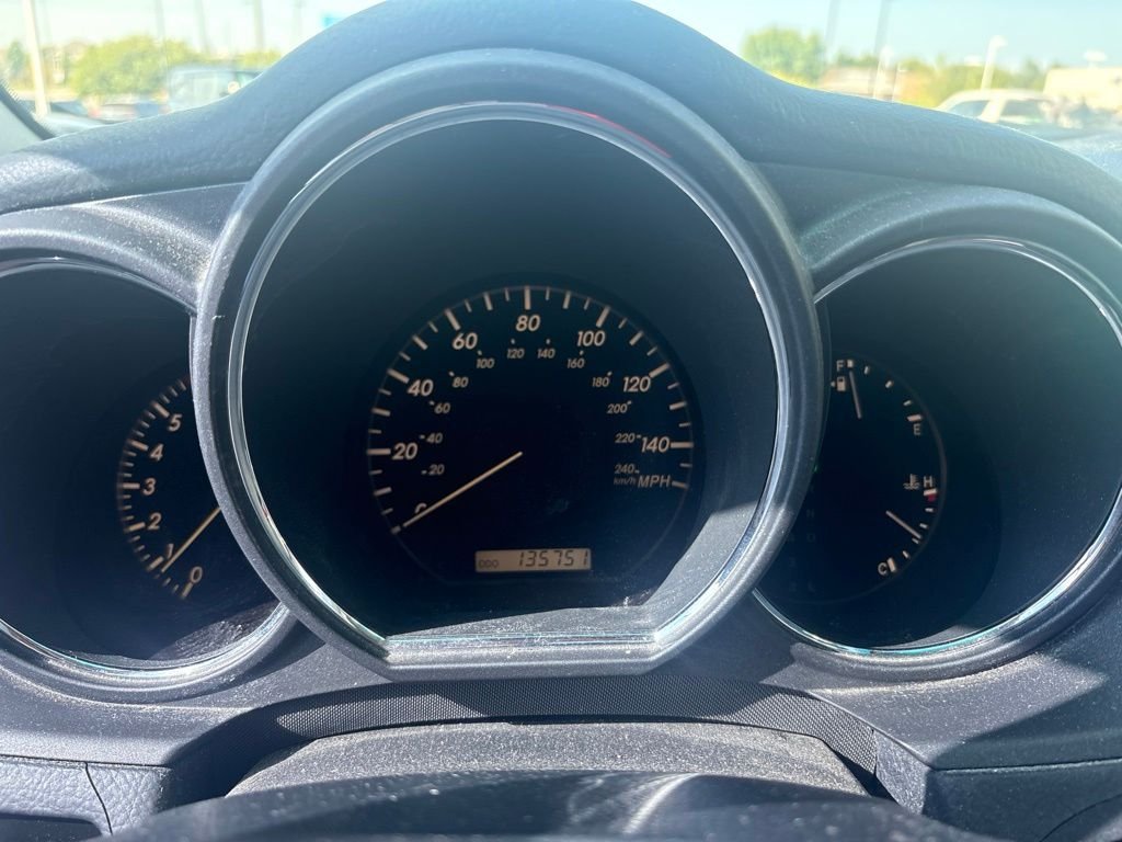 Used 2004 Blue Lexus 330 image 17