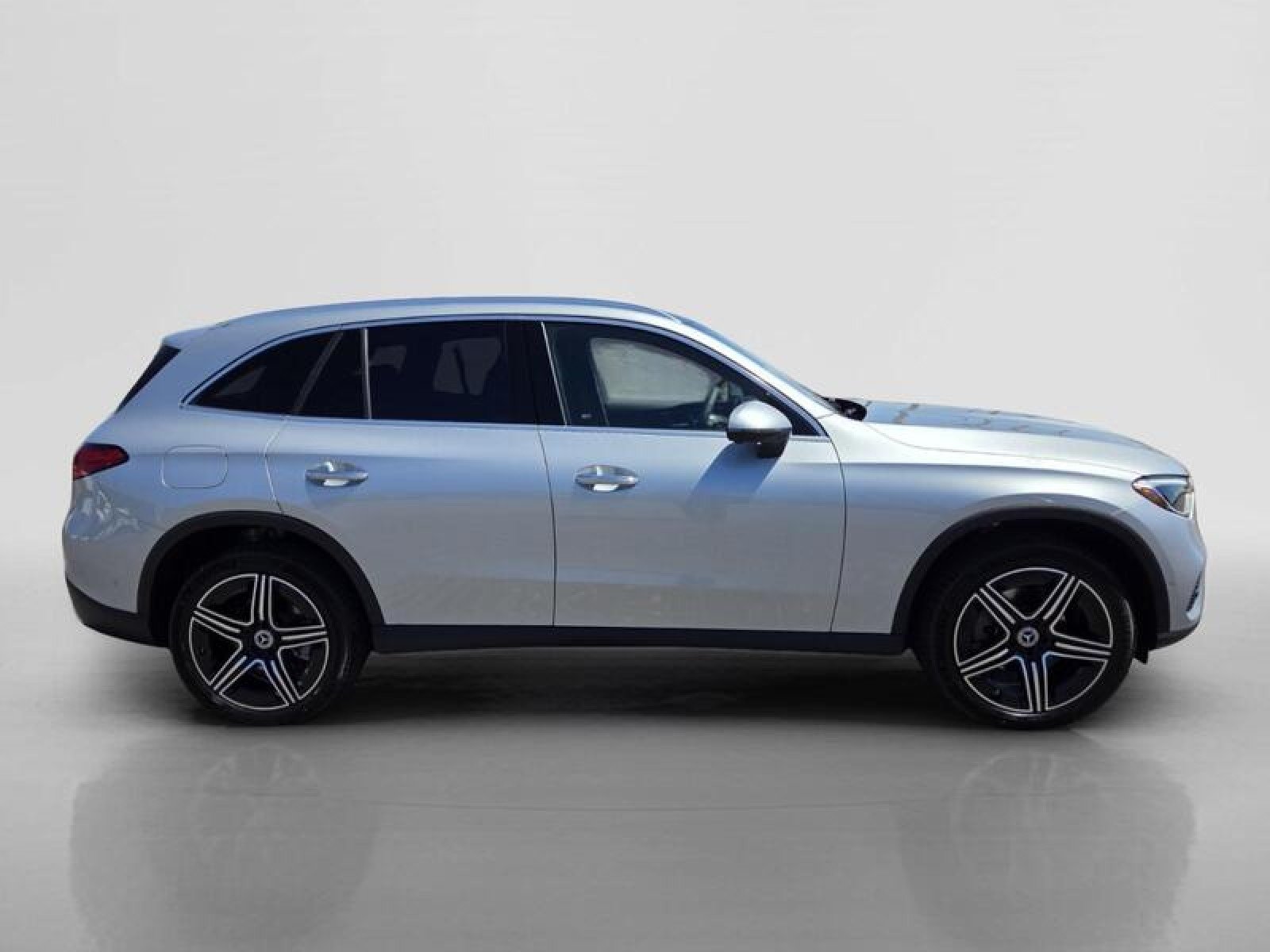 New 2026 Cirrus Silver Metallic Mercedes-Benz GLC 300 SUV image 6