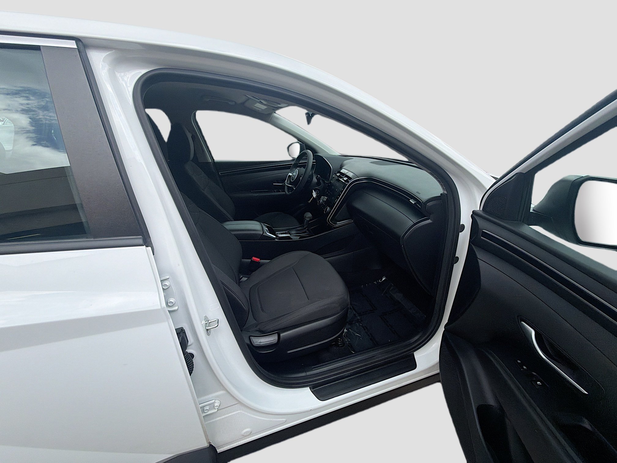 Used 2024 White Pearl Hyundai SE image 28