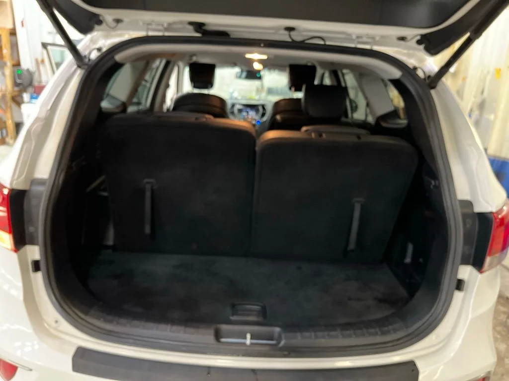 Used 2019 White Hyundai SE image 26