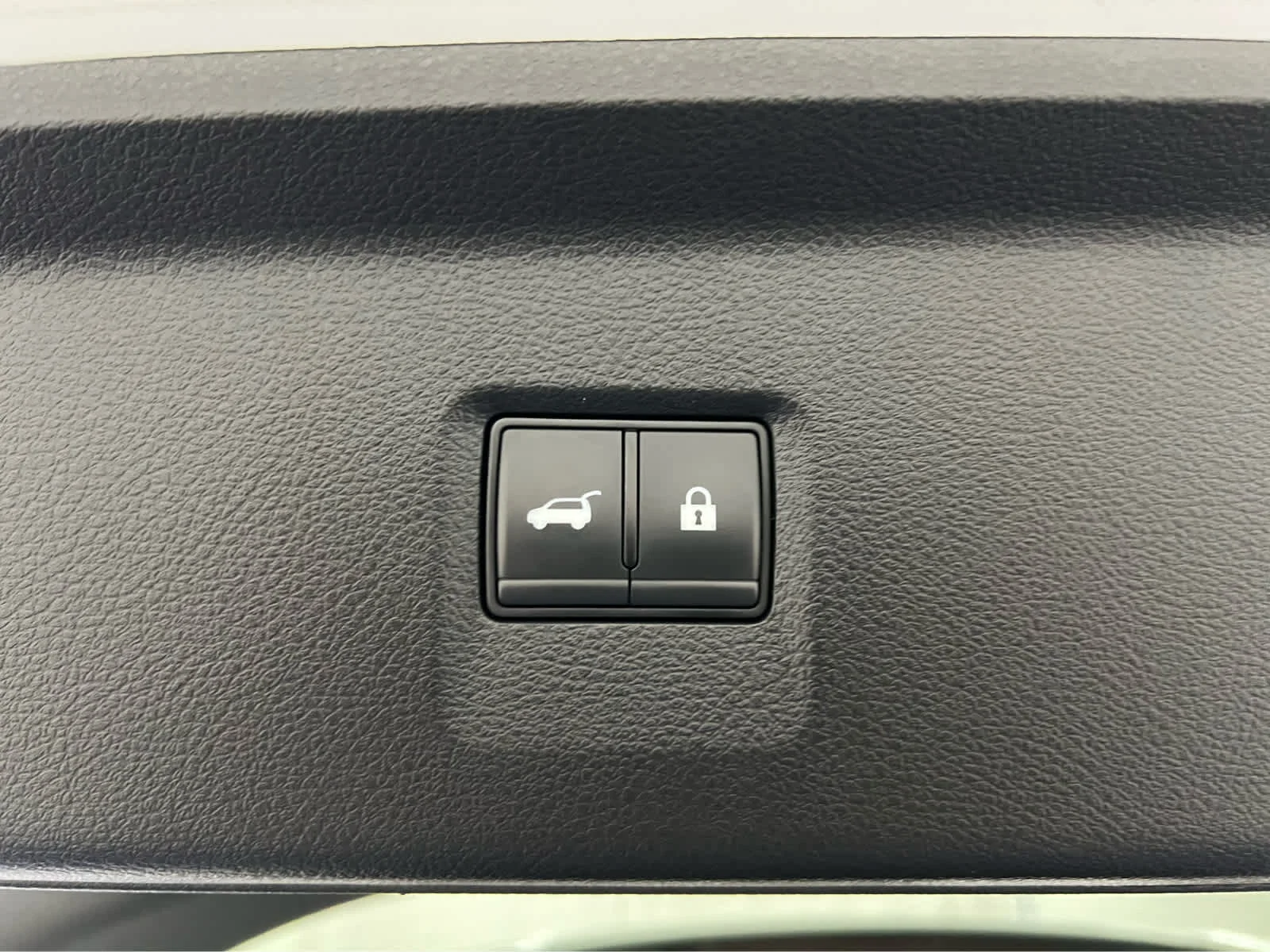 Used 2024 WH INFINITI LUXE image 10