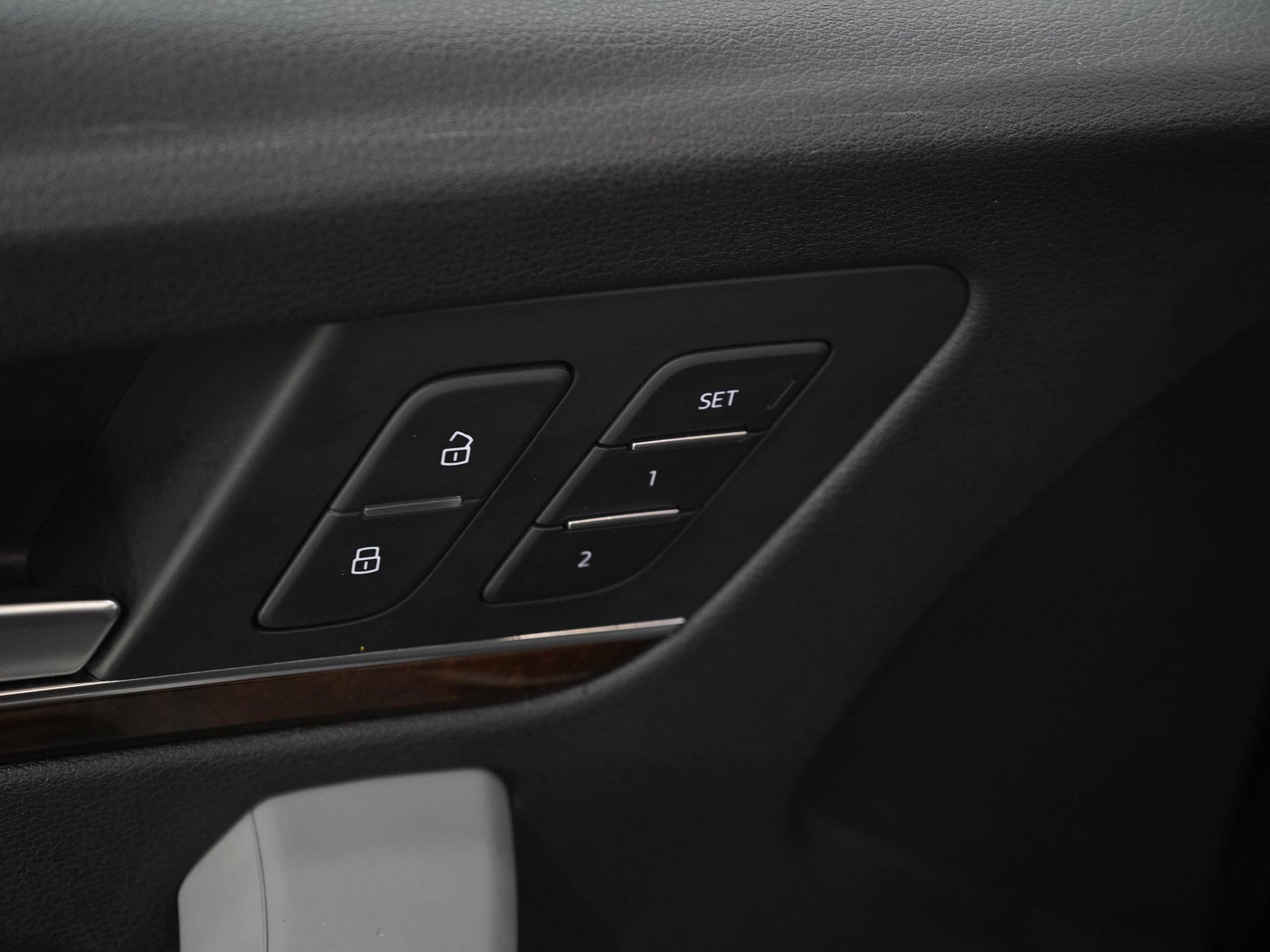 Used 2018 Moonlight Blue Audi quattro image 23