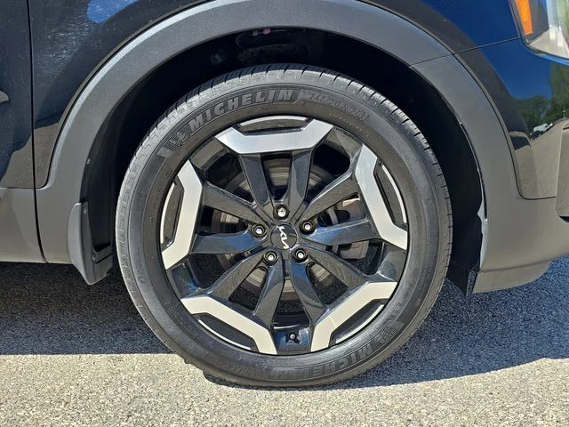 Used 2023 Ebony Black Kia EX image 41