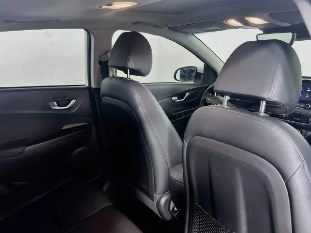 Used 2022 Lunar Hyundai Limited image 8
