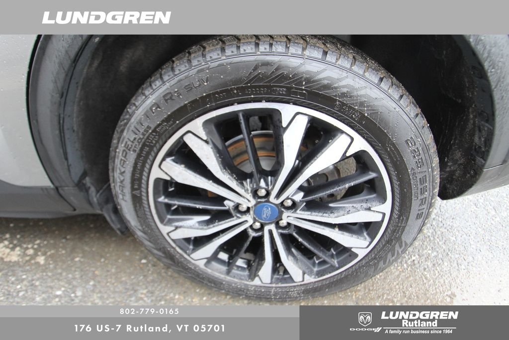 Used 2022 Silver Ford SEL image 11