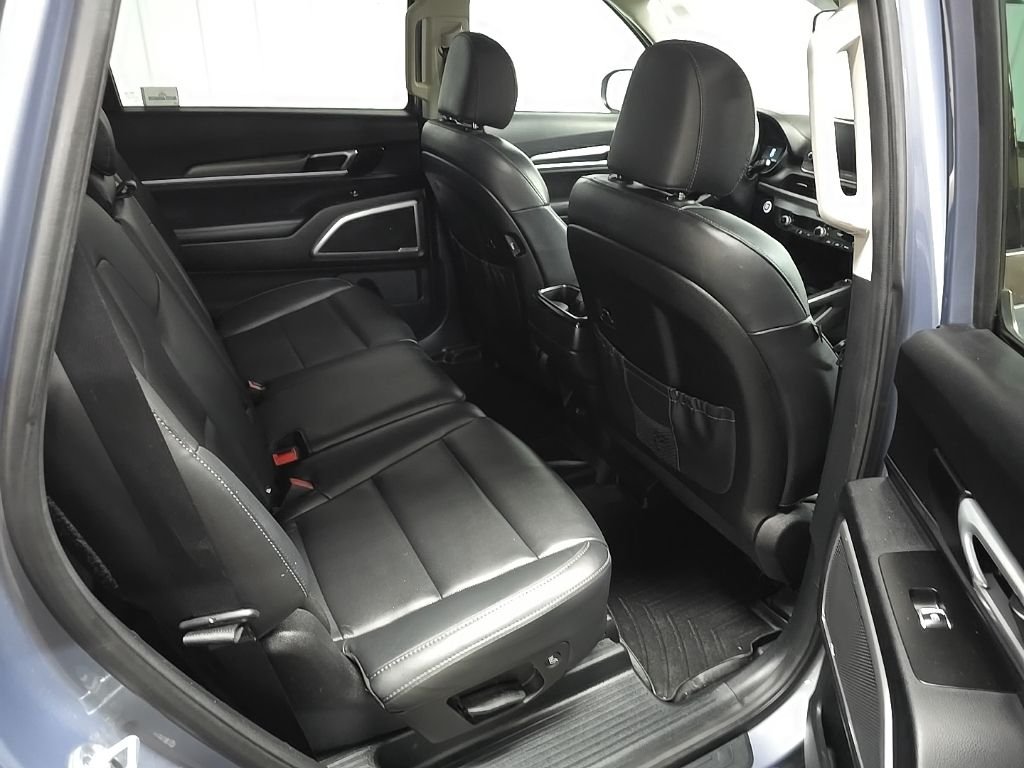 Used 2020 Silver Kia S image 18