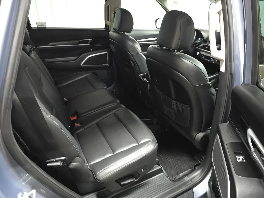 Used 2020 Silver Kia S image 18