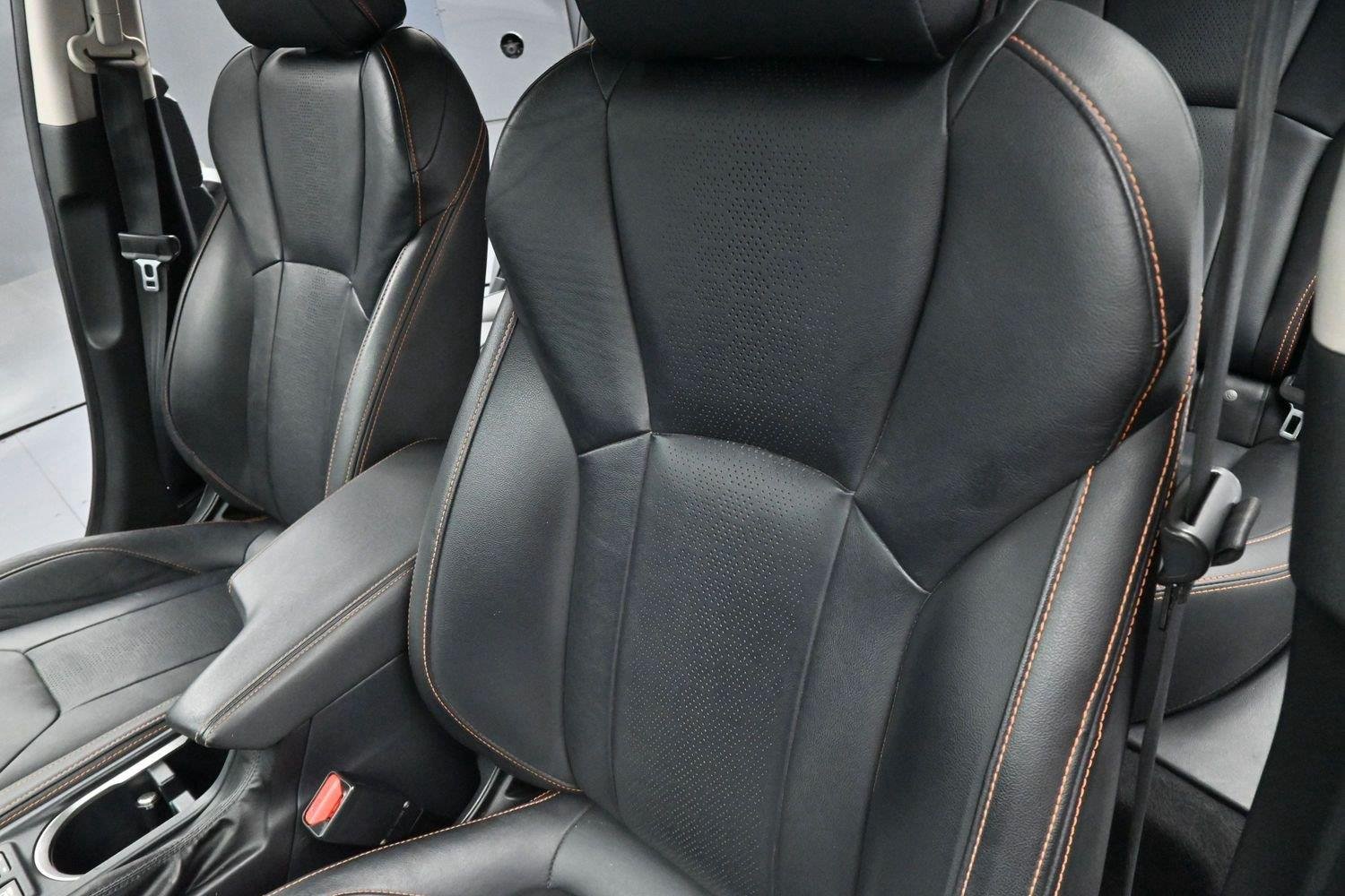 Used 2018 Ice Silver Metallic Subaru Limited image 14