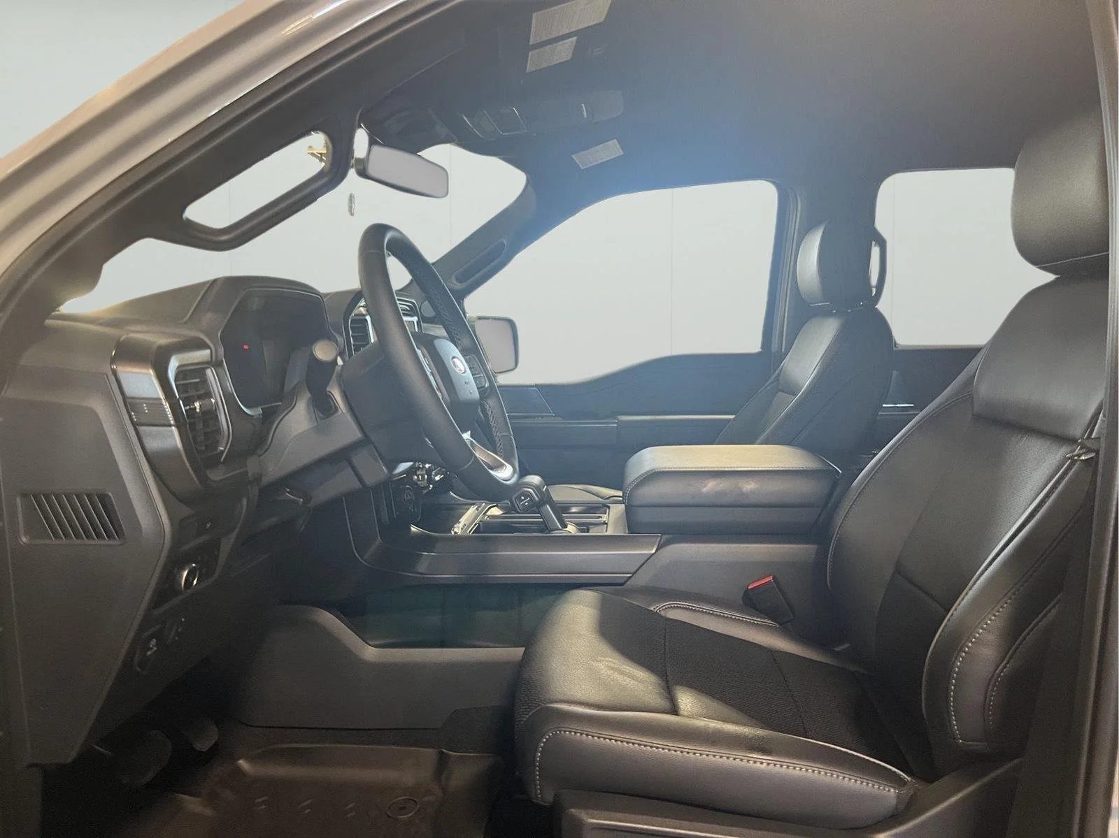 Used 2026 Avalanche Ford LARIAT image 10