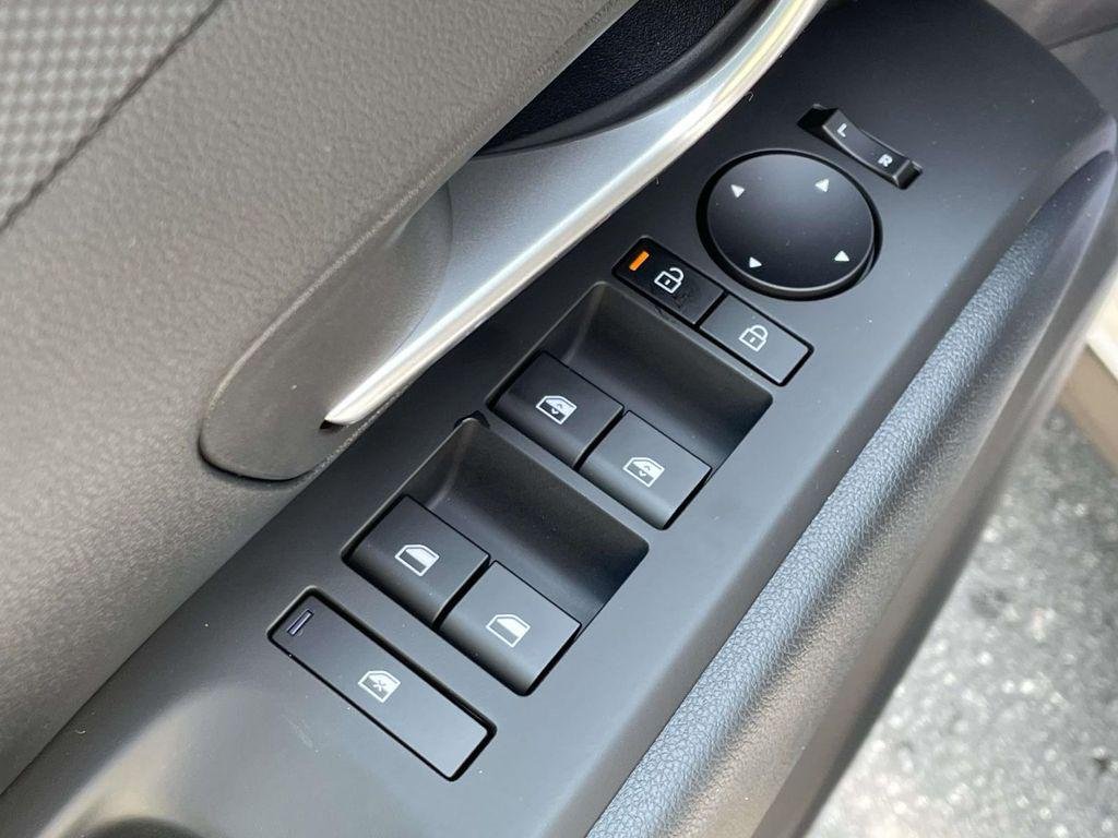 New 2026 White Hyundai SEL AWD image 16